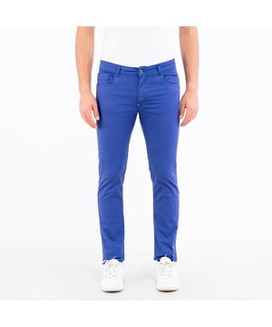 Bringen Sie Ihren Charakter mit Hosen von BIKKEMBERGS zum Ausdruck: klare Linien, präziser Schnitt und ein urbaner Touch, der den Unterschied macht.