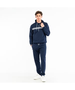 Straal autoriteit en klasse uit met het BIKKEMBERGS-pak: modern silhouet en professionele uitstraling.