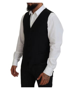 Farbe: Schwarz.
  Modell: Formelle Anzugweste.
  Logo-Details.
  Hergestellt in Italien.
  Material: 87% Schurwolle 10% Seide 3% Polyester.
  Futter: 79 % Viskose 13 % Acetat 8 % Cupro.