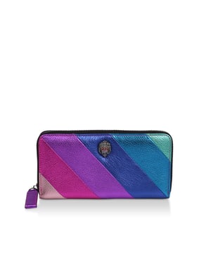 The Zip Around Wallet Eagle is crafted from a metallic laminated pebble grain cow leather in the iconic diagonal rainbow sewn stripe pattern. The antiqued silver Eagle head features rainbow coloured crystals and black bead eyes on the front. 10.5cm (H), 19.5 (L), 2cm (D).