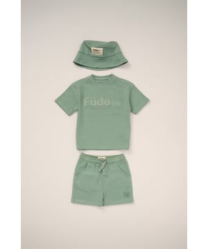 This stylish 3-piece set features a T-shirt with an applique FUDO logo, a bucket hat with a raw-edge FUDO badge  and shorts accented with a raised rubber badge. With its bold details and a perfect mix of comfort and style, this set is an ideal choice to keep your little one looking fashionable.