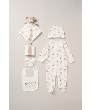 This Rock a Bye Baby Boutique eight-piece set features an adorable bear theme print on each item. The set includes an all in one, mitts, a hat, matching bib, cuddly bear toy, and three washcloths. Each item in the set is cotton with popper fastenings, keeping your little one comfortable. This set is the perfect gift set for the little one in your life.
