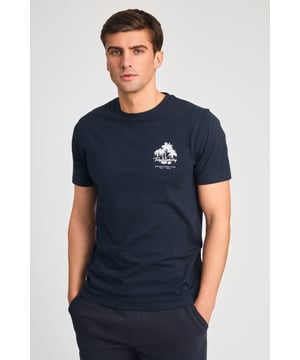 The Tokyo Laundry Logo Beach Set features a printed palm tree design on both the t-shirt and jogger shorts. Ideal for summer holidays, this comfortable, lightweight set is perfect for beach days and warm-weather adventures. A stylish and relaxed choice for your summer wardrobe.