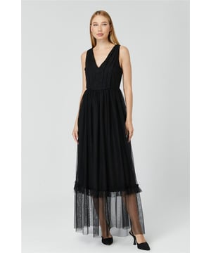 Die sorgfältig gestaltete Openwear-Kollektion von Homestore wurde entwickelt, um Ihren modernen und eleganten Stil bestmöglich zu unterstreichen. Unsere Produkte verbinden Raffinesse mit Komfort und bestehen aus hochwertigen Stoffen, die sich ideal für den Alltag oder besondere Anlässe eignen. Mit ihrer atmungsaktiven und leichten Struktur sind diese Designs für jede Jahreszeit geeignet und bieten vielseitige Styling-Möglichkeiten, wodurch sie zu einem unverzichtbaren Bestandteil Ihrer Garderobe werden.

Homestore verleiht der Modewelt mit seiner Liebe zum Detail und zeitlosen Designs eine einzigartige Note. Unsere Produkte sind mit eleganten Schnitten, modernen Linien und Langlebigkeit gefertigt, um den Stil jeder Frau perfekt zu ergänzen. Von klassisch bis modern bieten diese Stücke Komfort und Ästhetik in einem.