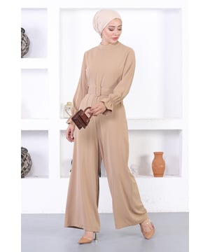 Stoffmerkmal: Hergestellt aus Dubai-Stoff.Produktmerkmal: Neues Hijab-Modemodell der Saison. Ungefüttert. Mit Reißverschluss auf der Rückseite für einfaches An- und Ausziehen. Mit einer Tasche. Kommt mit einem abnehmbaren Gürtel. Hat einen Mandarin-Kragen. Elastische Manschetten. Aufgrund von Konzeptfotoshootings kann es leichte Farbabweichungen im Produkt geben. Das Model trägt Größe 38. Größe