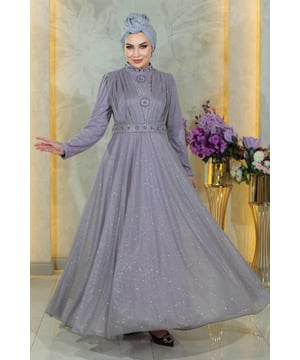 Stoffmerkmal: Hergestellt aus glitzerndem Chiffon-Stoff.Produktmerkmal: Es handelt sich um ein neues Hijab-Modestück der Saison. Es hat ein Innenfutter. Es hat einen Rückenreißverschluss und einen Knopf. Der Gürtel ist verstellbar. Der Kragen und der Gürtel haben Steinverzierungen. Aufgrund von Konzeptaufnahmen kann es zu leichten Farbunterschieden des Produkts kommen