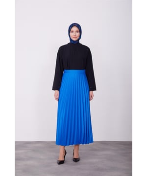 Armine, een merk dat opvalt door haar elegante design en hoogwaardige afwerking, biedt speciale collecties die de stijl van elke vrouw weerspiegelen. De producten van Armine combineren elegantie en comfort en zijn ontworpen volgens de behoeften van de moderne vrouw. De producten bieden een lange levensduur dankzij de selectie van hoogwaardige stoffen en zorgvuldige stiksels en passen zich aan elke stijl aan dankzij het brede scala aan kleuren en modellen. Door klassieke en moderne kledinglijnen te combineren, biedt Armine u de mogelijkheid om uw elegantie te completeren in het dagelijkse leven, het zakenleven of op speciale uitnodigingen. Elk Armine kledingstuk benadrukt zowel esthetiek als functionaliteit door mode te interpreteren met een tijdloos begrip.