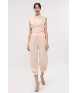 Die sorgfältig gestaltete Openwear-Kollektion von Homestore wurde entwickelt, um Ihren modernen und eleganten Stil bestmöglich zu unterstreichen. Unsere Produkte verbinden Raffinesse mit Komfort und bestehen aus hochwertigen Stoffen, die sich ideal für den Alltag oder besondere Anlässe eignen. Mit ihrer atmungsaktiven und leichten Struktur sind diese Designs für jede Jahreszeit geeignet und bieten vielseitige Styling-Möglichkeiten, wodurch sie zu einem unverzichtbaren Bestandteil Ihrer Garderobe werden.

Homestore verleiht der Modewelt mit seiner Liebe zum Detail und zeitlosen Designs eine einzigartige Note. Unsere Produkte sind mit eleganten Schnitten, modernen Linien und Langlebigkeit gefertigt, um den Stil jeder Frau perfekt zu ergänzen. Von klassisch bis modern bieten diese Stücke Komfort und Ästhetik in einem.
