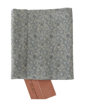 Cinturon 100% autentico ERMANNO SCERVINO Beachwear.
  Genero: Mujeres.
  Color: Estampado fantasia beige y azul.
  Material: 68% algodon 32% seda.
  Detalles del logotipo.
  Hecho en Italia.