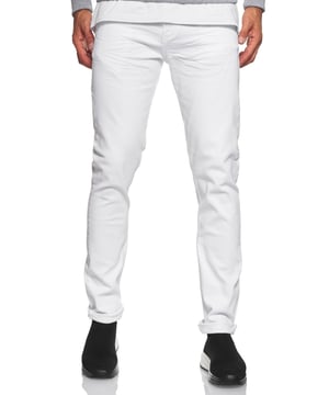 Rusty Neal herenjeans

Pasvorm: Slim Fit
Materiaal: 98% katoen, 2% elastaan ​​(STRETCH)
Gewicht: 700 g
Land van herkomst: Turkije

TEVREDENHEIDSGARANTIE: U kunt bij ons zonder risico kopen, wij accepteren retourzendingen zonder opgaaf van reden en storten uw geld binnen de kortst mogelijke termijn terug. Onze bedrijfsfilosofie is nog steeds: "De klant is koning". Ons doel is om te allen tijde de best mogelijke service te bieden, met het hoofdkantoor in Duitsland.
PRODUCTIE: Als oprichter en fabrikant ontwerpen en produceren wij onze producten autonoom van A tot Z als familiebedrijf. Hierdoor kunnen wij kwaliteit en een optimale prijs-kwaliteitverhouding garanderen. Gefabriceerd onder eerlijke arbeidsomstandigheden met hoogwaardige materialen die zorgvuldig zijn verwerkt (geen chemische geur). Tijdloos design uit het land van herkomst: Turkije
PASVORM: Deze jeans zijn gemaakt van een hoogwaardige en soepele katoenmix en staan ​​garant voor een absoluut comfortabele pasvorm met een feelgoodfactor. Ons model is 1,85 m lang, weegt ruim 80 kg en draagt ​​maat 32/32 (lengte: 32/breedte: 32). Aangepast aan de Europese markt, bieden wij deze jeans aan in de volgende pasvorm: Slim Fit
GELEGENHEID: Of het nu lente/zomer of herfst/winter is, deze jeans zijn allround en zitten altijd comfortabel. Ze krassen niet dankzij de hoogwaardige materialen en afwerking. Het tijdloze en toch moderne design garandeert een stijlvolle verschijning, zowel op kantoor of bij zakelijke bijeenkomsten, als casual in de middag of als een mooie accent op een feest of andere gelegenheid.
MACHINEWASBAAR: Dankzij de hoogwaardige verwerking van de materialen is er geen sprake van kleurverlies na het wassen en is krimpen van de jeans geen probleem meer! Kwaliteit die de tand des tijds doorstaat, zelfs na talloze wasbeurten!