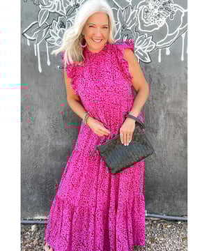 Our styles are designed with a trendy fitted look in mind following an international size standard. For the best fit we suggest choosing one size up from your usual. Be sure to check our sizing chart to find your perfect match!
  Rose red leopard print
  Ruffled trim tiered design
  Flutter sleeves
  Frilled neck detail
  Available in sizes S M L XL
  Fabric provides no elasticity
Material: 100% Polyester