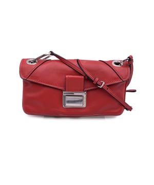 VINTAGE, RRP AS NEW
Miu Miu small mini shoulder bag , mod. RR1926, crafted in red leather. It features a flap closure , silver metal hardware, black leather lining and 1 side zip pocket and 1 middle zip pocket inside. . MIU MIU lettering on the back. Adjustable and removable shoulder strap. 'Miu miu' tag inside.  Condition Rating: B - VERY GOOD CONDITIONCondition Details: Gently used. Some normal wear of use on bottom corners. A small discoloration on the top flap. Some scratches on leather on the back. Please check the photos carefully and ask if you need to know more details or if you have any doubts.Measurements (cm):Depth: 2.5Height: 11.4Length: 21.6Other Details: Dustbag? NoKeys? NoBox? No Measurments:  width: 25 mm length: 216 mm height: 114 mm