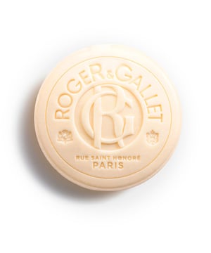 FLEUR DE FIGUIER Parfumseife von Roger & Gallet. Diese Seife verströmt den bezaubernden Duft von FLEUR DE FIGUIER. Die bewährte Formel bleibt seit jeher unverändert und eignet sich hervorragend für die Körperpflege, insbesondere für die Hände. Die Seife verfügt über eine besondere Textur, die beim Kontakt mit Haut und Wasser einen angenehm reichhaltigen Schaum bildet. Durch ihr Aroma, das auf Noten von Mandarine, Kreuzkümmel, Feigenblättern, Feigen, Zedernholz und Moschus basiert, hinterlässt sie einen herrlichen Duft auf der Haut und verstärkt gleichzeitig das Aroma des Parfums aus der gleichen Kollektion. Ein einzigartiges sinnliches Erlebnis für die Pflege und Hygiene Ihrer Haut.
