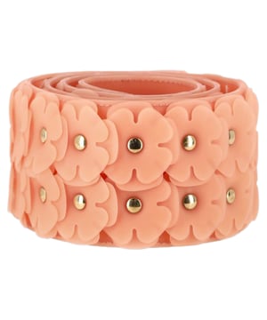 VINTAGE, RRP WIE NEU  
Verleihen Sie Ihrem Look mit dem Burberry Prorsum Floral Belt aus pfirsichfarbenem Gummi einen verspielten Twist, eine mutige Mischung aus Laune und High Fashion. Mit übergroßen Blumenapplikationen und einer weichen, flexiblen Textur bringt er einen auffälligen Farb- und Texturakzent in jedes Outfit. Dieses herausragende Accessoire verkörpert Burberrys charakteristische Kombination aus Tradition und trendbewusstem Design. **Stil-Tipp:** Tragen Sie es über einem fließenden Kleid oder einem strukturierten Blazer, um Ihre Silhouette sofort mit einem frischen, modischen Flair zu heben.

Burberry Prorsum Floral Belt aus pfirsichfarbenem Gummi

Zustand: Ausgezeichnet  
Abnutzungserscheinungen: Keine Abnutzungserscheinungen.  
Verpackung: Keine  
Farbe: Pfirsich  
Material: Gummi  
Größe: Einheitsgröße  
Maße: Breite: 70; Länge: 930  
SKU: NAPPUGBAC470894W