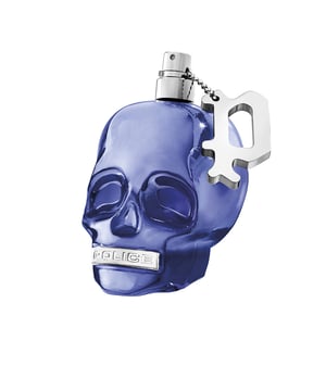 TO BE FREE TO DARE MAN edt vapo de POLICE es una fragancia ideada para el hombre audaz y enérgico, quien tiene el control de su propia vida y atrae a los demás con su poderosa presencia. Esta obra olfativa se distingue por su danza entre luces y sombras, presentando una frescura aromática excepcional que culmina en un secado profundo y enigmático. La chispa del pomelo y la menta se entrelaza con las notas vibrantes del cardamomo. Elementos sorpresivos como las agujas de cedro blanco y un acorde acuático contemporáneo aportan un contraste a los toques aromáticos del geranio, mientras que en la fase final, las intensas características del cedro de Virginia resaltan la riqueza del Ambrox y la seducción de la vainilla.