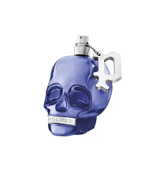 TO BE FREE TO DARE MAN edt vapo de POLICE es una fragancia ideada para el hombre audaz y enérgico, quien tiene el control de su propia vida y atrae a los demás con su poderosa presencia. Esta obra olfativa se distingue por su danza entre luces y sombras, presentando una frescura aromática excepcional que culmina en un secado profundo y enigmático. La chispa del pomelo y la menta se entrelaza con las notas vibrantes del cardamomo. Elementos sorpresivos como las agujas de cedro blanco y un acorde acuático contemporáneo aportan un contraste a los toques aromáticos del geranio, mientras que en la fase final, las intensas características del cedro de Virginia resaltan la riqueza del Ambrox y la seducción de la vainilla.