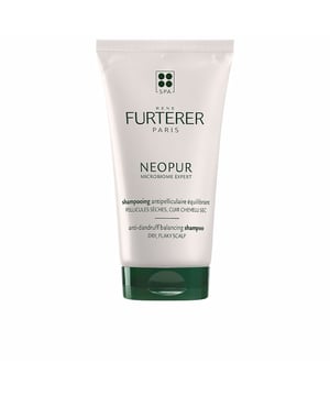 NEOPUR MICROBIOME EXPERT es un champú anticaspa seca de RENE FURTERER, diseñado para uso frecuente. Este champú ayuda a restablecer el equilibrio del microbioma en el cuero cabelludo y elimina de manera suave la caspa seca y la picazón a largo plazo. Su formulación incluye un dúo de activos anticaspa de origen 100% natural, que combina extracto de apio y jengibre salvaje certificado por Fair For Life, brindando una solución efectiva y respetuosa para el cuero cabelludo. Gracias a su rica y cremosa espuma, este champú limpia, hidrata y alivia el cuero cabelludo, dejando el cabello sano, suave y ligero. Contiene un 85% de ingredientes naturales, es biodegradable, no contiene tensioactivos sulfatados ni siliconas.