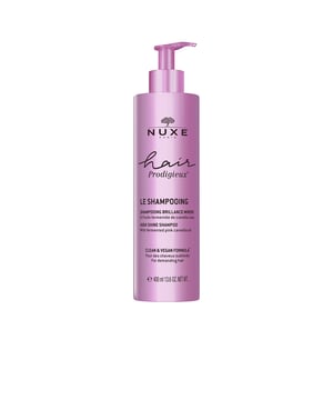 Transforma tu cabello con el increíble poder del aceite fermentado de Camelia Rosa. Este producto es el resultado de la especialización de los Laboratorios Nuxe en aceites vegetales. El Champú Brillo Sublime limpia y aromatiza suavemente el cabello. Libre de siliconas y sulfatos*, su fórmula con aceite fermentado de camelia rosa nutre la fibra capilar sin apelmazarla. Con una textura láctea y la fragancia icónica de Huile Prodigieuse®, convierte el cuidado del cabello en un ritual sensorial excepcional. El resultado es un cabello brillante y con una textura sedosa y adictiva. Desde la primera aplicación (1): el 95% de las usuarias siente que su cabello se limpia suavemente, el 91% nota flexibilidad, el 95% afirma que no se apelmaza y el 95% lo encuentra delicadamente perfumado. (1) Prueba de uso realizada con 22 mujeres, % de satisfacción inmediatamente después de la aplicación. Contiene un 94% de ingredientes de origen natural. *Tensioactivo sulfatado. Tratamiento capilar formulado y fabricado en Francia.