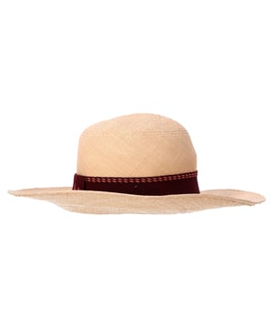 VINTAGE, RRP AS NEW
Add a touch of timeless elegance to your summer wardrobe with the Hermès Straw Trinidad Sun Hat in beige cotton. Hand-woven to perfection, this chic sun hat features a classic beige tone that effortlessly complements any outfit. The brown band at the base adds a refined contrast, exuding sophistication and grace. Whether you're lounging poolside, strolling through a sunlit garden, or attending a seaside event, this hat brings a touch of Hermès’ signature luxury to your look.


Hermès Straw Trinidad Sun Hat in Beige Cotton
Condition: Excellent
Signs of wear:  No sign of wear.
Packaging: None
Color: beige
Material: cotton
Size: One Size | One Size
Measurements: Height: 130; Length: 540
SKU: NAPPUDEAC466124W