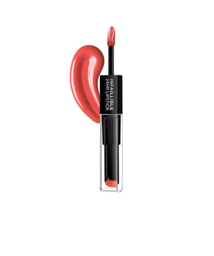 Consigue unos labios impecables en solo dos sencillos pasos. Este labial de doble aplicación ofrece un color duradero por hasta 24 horas, manteniendo un efecto de acabado fresco durante todo el día sin transferencia. ¡Escoge entre una extensa variedad de tonos! Fórmula de larga duración Durante el día, su avanzada composición con Ácido Hialurónico se mantiene intacta, resistiendo agua, fricciones y, por supuesto, ¡mascarillas! Este labial se adhiere perfectamente a tus labios sin dejar marcas y sin que tengas que hacer retoques.