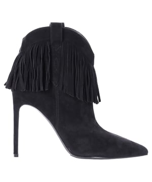 VINTAGE, UVP WIE NEU
Verleihen Sie Ihrer Garderobe mit den Saint Laurent Fringe Stiefeletten aus schwarzem Wildleder einen Hauch von Boho-Chic und modernem Flair. Diese stylischen Stiefel verfügen über verspielte Fransenverzierungen, die mit jedem Schritt tanzen, während die spitz zulaufende Silhouette und der 3,5-Zoll-Pfennigabsatz ihnen ein elegantes, feminines Finish verleihen. Inspiriert vom Stil der 70er Jahre bieten diese Stiefel eine Vintage-Atmosphäre mit einem zeitgemäßen Touch. Perfekt für Tag und Nacht bringen sie eine mutige Aussage zu jedem Outfit.

mit Staubbeutel

Saint Laurent Fringe Stiefeletten aus schwarzem Wildleder
Zustand: sehr gut
Gebrauchsspuren: Keine sichtbaren Gebrauchsspuren. Keine Markierung an der Innensohle. Sehr leichte Abnutzung an den Sohlen. neu besohlt
Verpackung: Staubbeutel
Farbe: schwarz
Material: Wildleder | Wildleder
Größe: EU | 39
Maße: Absatzhöhe: 110; Innensohlenlänge: 250
SKU: TONPUDESH464917W