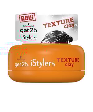 GOT2B ISTYLERS Texture Clay de Schwarzkopf es una arcilla texturizante diseñada específicamente para el cabello masculino. ¿Te gustaría experimentar, crear y dejar volar tu imaginación con tu peinado? Si es así, esta arcilla texturizante es ideal para ti. Su fórmula de alta manejabilidad te permitirá lograr una variedad de looks y estilos, siempre con un acabado natural y completamente mate. Además, proporciona una fijación fuerte que mantendrá tu peinado en su lugar a pesar del viento y el movimiento, sin requerir retoques a lo largo del día. Solo necesitas aplicar la arcilla con las manos sobre el cabello seco y moldear hasta alcanzar el estilo deseado. Su eliminación es rápida y sencilla, y no deja residuos blancos en el cabello.