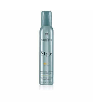 Productos de peluquería Rene Furterer: STYLE Mousse Vegetal con Fijación Fuerte. Esta espuma vegetal proporciona fijación y volumen. Su fórmula incluye Cakile, que retiene y captura la humedad en el interior del cabello, ayudando a combatir la sequedad de la fibra capilar. Además, contiene vitamina B5, que repara y nutre el cabello, y resinas fijadoras que modelan el peinado con una suavidad excepcional.