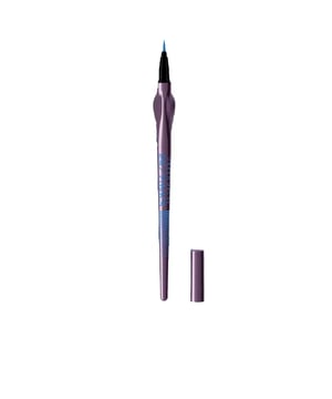 24/7 INK Liner de URBAN DECAY. ¡Desata tu imaginación con el lápiz de ojos líquido más destacado! ¿EN QUÉ CONSISTE? Este delineador líquido, creado con un diseño ergonómico y pigmentos que imitan la tinta, proporciona un color duradero sin agrietarse, mancharse ni desvanecerse. ¿CUÁL ES SU FUNCIÓN? Gracias a su intuitivo diseño y su punta precisa, este eyeliner te permite dominar tus looks con facilidad. Se presenta en 9 colores, tanto en acabados mate como en brillantes. INGREDIENTES Y VENTAJAS Su fórmula vegana, resistente al agua, asegura que no se manche ni se desmorone. ¿QUÉ LO HACE EL MEJOR DEL MERCADO? Diseño fácil de usar, fórmula vegana, libre de crueldad, y resistente al agua y a las manchas. En una autoevaluación con 106 mujeres de entre 18 y 45 años, se obtuvieron los siguientes resultados: El 97% afirmó que el agarre del lápiz facilita el control en la aplicación. El 92% opinó que permite una aplicación rápida. El 96% indicó que ayuda en la creación de delineados. El 94% sostuvo que facilita trazar líneas de diferentes grosores. El 90% de las participantes comentó que es fácil de aplicar sin importar la experiencia previa.