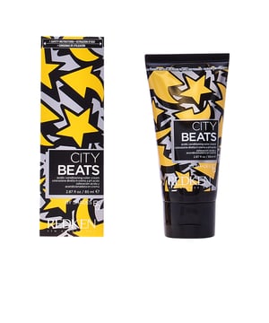 CITY BEATS Haartönung #yellow cab von Redken. Diese halbdauerhafte Färbung ist für alle Haartypen geeignet und zeichnet sich durch ihre langanhaltende Wirkung aus. Inspiriert von den lebhaften Streetszenen New Yorks und der Kreativität seiner Street Artists, bietet diese Farbkollektion strahlende, kräftige Nuancen für einen einzigartigen und dynamischen Look. Redken ermutigt uns, im urbanen Puls zu schwelgen und neue Farbtrends zu erkunden, die unseren mutigsten Stil zum Leben erwecken. Diese innovative Formel mit pflegender Creme hält bis zu 12 Haarwäschen stand und verleiht einen leuchtenden, intensiven Farbton. Trauen Sie sich, seien Sie kreativ und setzen Sie auf Neuentwicklungen!