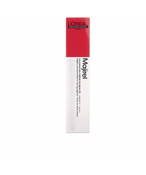 Die MAJIREL Ionène G Creme Coloration #5,32 von LOréal Expert Professionnel bietet eine professionelle, langanhaltende Färbung mit ausgezeichneter Deckkraft. Diese permanente Haarfarbe umfasst eine breite Palette an Nuancen, die es leicht machen, den gewünschten Farbton zu finden, ganz gleich, ob man aufhellen oder abdunkeln möchte. Sie gewährleistet eine vollständige Abdeckung von grauen Haaren und ermöglicht es, bis zu drei Nuancen heller oder dunkler zu färben. Bereits nach 35 Minuten Anwendung erhält das Haar eine strahlende Farbe, während es durch die schonende Formel weiterhin glänzend und geschmeidig bleibt.