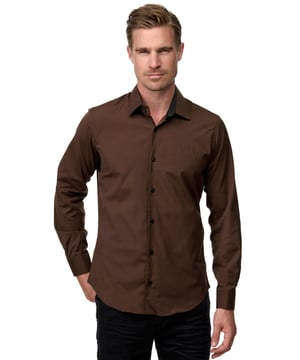 Rusty Neal Herren Hemd

Passform: Slim Fit
Material: 60% Baumwolle, 37% Polyester, 3% Elastan 
Gewicht: 250 gr
Herstellungsland: Türkei
Kragenform: Kentkragen

ZUFRIEDENHEITSGARANTIE: Bei uns kaufen Sie ohne Risiko, da wir unbegründete Rückgaben akzeptieren und zeitlich die Rückzahlung Erstatten. Unsere Firmenphilosophie lautet nach wie vor: "Der Kunde ist König" unser Anliegen ist es zu jeder Zeit den bestmöglichen Service zu bieten mit Firmensitz: Deutschland
HERSTELLUNG/PRODUKTION: Als Gründer wie auch Hersteller, Designen und Produzieren wir unsere Produkte als Familienunternehmen von A-Z autonom, daher können wir Qualität garantieren wie auch ein optimales Preis-Leistungs-Verhältnis. Hergestelltunter fairen Arbeitsbedingungen mithochwertigen Materialienwelche schonend verarbeitet wurden (kein Chemiegeruch). Zeitloses Design aus dem Herkunftsland: Türkei
PASSFORM: Angefertigt aus qualitativ hochwertiger wie auch anschmiegsamer Baumwollmischung, garantiert dieses Hemd einen absolut bequemen Sitz mit Wohlfühlfaktor. Unser Model trägt bei einer Körpergröße von 1,85 m und einem Gewicht über 80kg die Größe: M (Medium). An den Europäischen Markt angepasst bieten wir dieses Hemd in folgender Passform an: Slim Fit
ANLASS: Ob Frühling/ Sommer oder Herbst/ Winter dieses Hemd ist als Allrounder stets angenehm zu tragen, kein kratzen durch hochwertige Materialien und Verarbeitung, das zeitlose und doch Moderne Design garantiert einen Stilvollen Auftritt, ob im Büro oder Business Meetings wie auch Casual am Nachmittag oder als tolles Akzent auf Partys oder anderen Veranstaltungen.
MASCHINENWÄSCHE: Durch die hochwertige Verarbeitung der Materialien treten nach der Wäsche keine Farbverluste auf, auch das Einlaufen des Hemdesist kein Thema mehr! Qualität die sich auch nach unzähligen Waschgängen gewaschen hat!