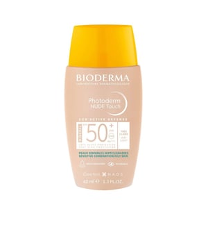 PHOTODERM NUDE SPF50+ de BIODERMA . Protector solar 100% mineral para pieles mixtas y grasas. Proporciona una protección muy alta frente a los rayos UVA/UVB 100% mineral. Proporciona 8 horas de control de la grasa gracias a sus polvos absorbentes. Unifica la tez y realza la luminosidad con un efecto piel desnuda. Reduce las imperfecciones día tras día. Textura ultraligera, aplicación sedosa, acabado empolvado que se funde perfectamente con la piel. - Muy buena tolerancia - No comedogénico - Muy resistente al agua - Disponible en 3 tonos
