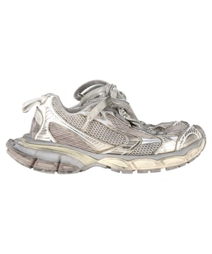 VINTAGE, RRP AS NEW
Make a bold statement with the Balenciaga 3XL Distressed Sneakers in beige polyurethane, a fusion of oversized street style and high-fashion attitude. Designed with a worn-in aesthetic and exaggerated proportions, these sneakers deliver instant edge and urban appeal. Despite their chunky build, they’re surprisingly lightweight and engineered for all-day comfort. **Style tip:** Pair them with tapered joggers and an oversized hoodie for a cutting-edge, off-duty look that’s pure streetwear luxe.

 Balenciaga 3XL Distressed Sneakers in Beige Polyurethane

Condition: Good
Signs of wear: Moderate signs of wear
Packaging: Box, Dust bag
Color: Beige
Material: Polyurethane
Size: EU | 42
Measurements: Heel height: 50; Insole length: 330
SKU: BAPUGBSH470426M