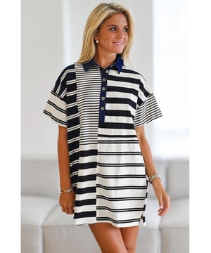 Our styles are designed with a trendy fitted look in mind following an international size standard. For the best fit we suggest choosing one size up from your usual. Be sure to check our sizing chart to find your perfect match!
  Polo neck design for an elegant and modest look
  Classic and versatile striped pattern
  Easy dressing with half placket design
  Loose fit with drop shoulder
  Side slits at hem for added comfort
Material: 95% Cotton 5% Elastane