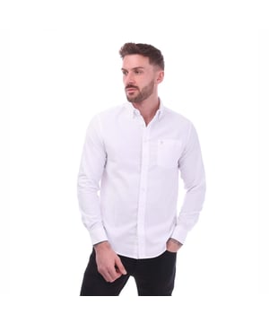 65% Polyester, 35% Katoen. Ontwerp: Geborduurd logo, Effen. Zakken: 1 borstzak. Bevestiging: Knop. Hals: Knop omlaag. Manchet: Dubbele knoop. Mouwtype: Met lange mouwen. Geschikt voor: Modern. S: 38 in. M: 40 in. L: 44 in. XL: 48 in. XXL: 52 in.