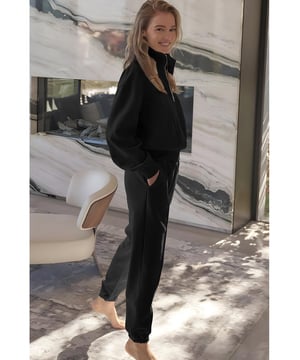 Our styles are designed with a trendy fitted look in mind following an international size standard. For the best fit we suggest choosing one size up from your usual. Be sure to check our sizing chart to find your perfect match!
  Stylish choice for athleisure looks
  Half zip pullover top adds a modern design element
  Relaxed fit for freedom of movement
  Ideal for workouts or lounging
  Joggers with elastic waist for comfort and secure fit
  Designed for comfort and ease in everyday wear
Material: 50% Polyester 50% Cotton