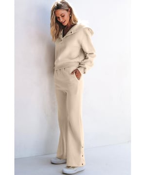 Our styles are designed with a trendy fitted look in mind following an international size standard. For the best fit we suggest choosing one size up from your usual. Be sure to check our sizing chart to find your perfect match!
  Coordinated two
  piece set for an effortless look
  Solid color design for versatility
  Hooded hoodie for a sporty and casual touch
  High
  waisted pants for a flattering fit
  Perfect combination of chic and casual
Material: 50% Polyester 50% Cotton