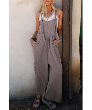 Nuestros estilos están diseñados con un look ajustado y moderno en mente, siguiendo un estándar de talla internacional. Para el mejor ajuste, sugerimos elegir una talla más de la habitual. ¡Asegúrate de consultar nuestra tabla de tallas para encontrar tu combinación perfecta!
Mono de cordón que añade textura e interés visual
Tirantes ajustables para un ajuste personalizable
Silhouette de pierna ancha para un look moderno y relajado
Ajuste holgado que garantiza comodidad durante todo el día
Disponible en varias tallas para un ajuste perfecto
Material: 75% Poliéster 20% Viscosa 5% Elastano