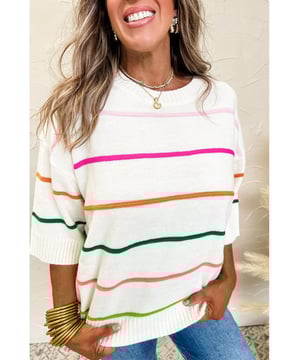Estilo atemporal y versátil  
Diseño de bloques de color elegante  
Mangas cortas cómodas y transpirables  
Perfecto para llevar en capas o usar solo  
Look relajado y sin esfuerzo con detalles de hombro caído  
Material: 50% Viscosa 28% Poliéster 22% Poliamida
