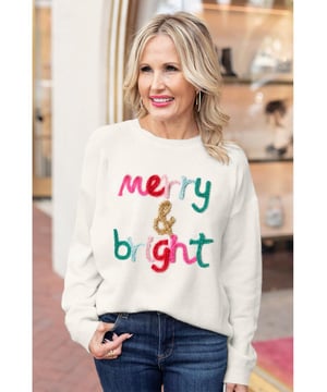 Suéter casual blanco Merry & Bright de cuello redondo  
Material de alta calidad  
Cómodo y acogedor de usar  
Cuello redondo y mangas largas  
Diseño Merry & Bright en la parte frontal  
Elección ideal para la temporada festiva  
Apropiado tanto para hombres como para mujeres  
Prenda versátil para tu guardarropa  
