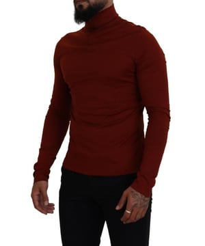 100% Authentic Dolce & Gabbana sweater
  Collar zip design
  Rich maroon color
  Logo details
  Made in Italy
  Material: 100% Cotton
  Perfect for men who value style and quality
