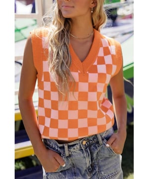 Classic and timeless plaid pattern
  Lightweight sleeveless design
  Knitted construction for warmth and comfort
  Regular fit for a comfortable and relaxed silhouette
  High elasticity
  Available in both CM and INCH size chart
Material: 50% Viscose 28% Polyester 22% Polyamide