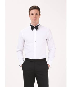 Ramsey-Anzüge sind ein Muss für moderne Männer und vereinen Stil und Selbstbewusstsein für Alltag und Beruf. Gefertigt aus hochwertigen Stoffen