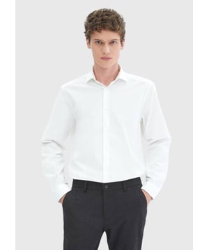 Ramsey-Anzüge sind ein Muss für moderne Männer und vereinen Stil und Selbstbewusstsein für Alltag und Beruf. Gefertigt aus hochwertigen Stoffen