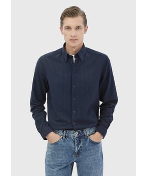 Ramsey-Anzüge sind ein Muss für moderne Männer und vereinen Stil und Selbstbewusstsein für Alltag und Beruf. Gefertigt aus hochwertigen Stoffen