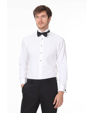 Ramsey-Anzüge sind ein Muss für moderne Männer und vereinen Stil und Selbstbewusstsein für Alltag und Beruf. Gefertigt aus hochwertigen Stoffen