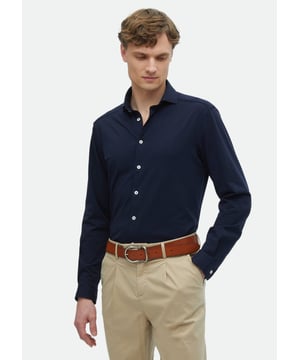 Ramsey-Anzüge sind ein Muss für moderne Männer und vereinen Stil und Selbstbewusstsein für Alltag und Beruf. Gefertigt aus hochwertigen Stoffen