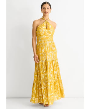 Laat je van je wilde kant zien met onze Animal Jacquard Halter Neck Maxi-jurk! Deze jurk is gemaakt van een comfortabele, vloeiende stof en is perfect voor elke casual gelegenheid. De halternek voegt een vleugje elegantie toe, waardoor je opvalt in de menigte. Perfect voor een comfortabele maar stijlvolle look.
