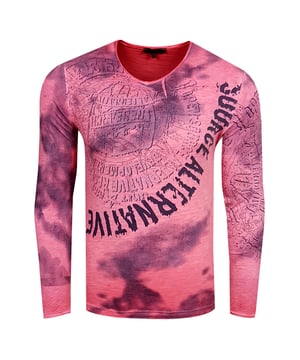 Rusty Neal Herren Longshirt
 
Passform: Slim Fit
Material: 100% Baumwolle
Gewicht: 300 gr
Herstellungsland: Türkei
 
ZUFRIEDENHEITSGARANTIE: Bei uns kaufen Sie ohne Risiko, da wir unbegründete Rückgaben akzeptieren und zeitlich die Rückzahlung Erstatten. Unsere Firmenphilosophie lautet nach wie vor: "Der Kunde ist König" unser Anliegen ist es zu jeder Zeit den bestmöglichen Service zu bieten mit Firmensitz: Deutschland
HERSTELLUNG/PRODUKTION: Als Gründer wie auch Hersteller, Designen und Produzieren wir unsere Produkte als Familienunternehmen von A-Z autonom, daher können wir Qualität garantieren wie auch ein optimales Preis-Leistungs-Verhältnis. Hergestellt unter fairen Arbeitsbedingungen mit hochwertigen Materialien welche schonend verarbeitet wurden (kein Chemiegeruch). Zeitloses Design aus dem Herkunftsland: Türkei
PASSFORM: Angefertigt aus qualitativ hochwertiger wie auch anschmiegsamer Baumwollmischung, garantiert dieses Longshirt einen absolut bequemen Sitz mit Wohlfühlfaktor. Unser Model trägt bei einer Körpergröße von 1,85 m und einem Gewicht über 80 kg die Größe: M (Medium). An den Europäischen Markt angepasst bieten wir dieses Longshirt in folgender Passform an: Slim Fit
ANLASS: Ob Frühling/ Sommer oder Herbst/ Winter dieses Longshirt ist als Allrounder stets angenehm zu tragen, KEIN KRATZEN durch hochwertige Materialien und Verarbeitung, das zeitlose und doch Moderne Design garantiert einen Stilvollen Auftritt, ob im Büro oder auch Casual am Nachmittag, als toller Akzent auf Partys und anderen Veranstaltungen.
MASCHINENWÄSCHE: Durch die hochwertige Verarbeitung der Materialien treten nach der Wäsche keine Farbverluste auf, auch das Einlaufen des Longshirts ist kein Thema mehr! Qualität die sich auch nach unzähligen Waschgängen gewaschen hat!
 