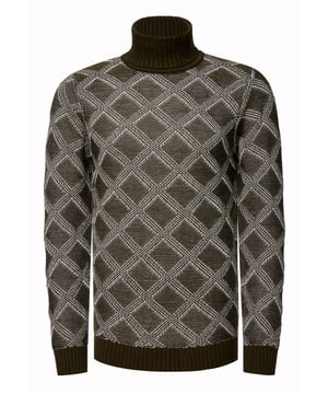 Rusty Neal Herren Strick-Pullover
 
Passform: Casual Fit
Material: 70% Polyacryl, 30% Baumwolle
Gewicht: 500 gr
Herstellungsland: Türkei
Webart: Grobstrick
Kragenform: Rollkragen
 
ZUFRIEDENHEITSGARANTIE: Bei uns kaufen Sie ohne Risiko, da wir unbegründete Rückgaben akzeptieren und zeitlich die Rückzahlung Erstatten. Unsere Firmenphilosophie lautet nach wie vor: "Der Kunde ist König" unser Anliegen ist es zu jeder Zeit den bestmöglichen Service zu bieten mit Firmensitz: Deutschland
HERSTELLUNG/PRODUKTION: Als Gründer wie auch Hersteller, Designen und Produzieren wir unsere Produkte als Familienunternehmen von A-Z autonom, daher können wir Qualität garantieren wie auch ein optimales Preis-Leistungs-Verhältnis. Hergestellt unter fairen Arbeitsbedingungen mit hochwertigen Materialien welche schonend verarbeitet wurden (kein Chemiegeruch). Zeitloses Design aus dem Herkunftsland: Türkei
PASSFORM: Angefertigt aus qualitativ hochwertiger wie auch anschmiegsamer Baumwollmischung, garantiert dieser Pullover einen absolut bequemen Sitz mit Wohlfühlfaktor. Unser Model trägt bei einer Körpergröße von 1,85 m und einem Gewicht über 80 kg die Größe: M (Medium). An den Europäischen Markt angepasst bieten wir diesen Pullover in folgender Passform an: Casual Fit
ANLASS: Für die kalte Jahreszeit ist dieser Strickpullover sehr warm und bequem zu tragen, KEIN KRATZEN durch hochwertige Materialien und Verarbeitung, das zeitlose und doch Moderne Design garantiert einen Stilvollen Auftritt, ob im Büro oder Business Meetings wie auch Casual am Nachmittag oder als toller Akzent auf Partys oder anderen Veranstaltungen.
MASCHINENWÄSCHE: Durch die hochwertige Verarbeitung der Materialien treten nach der Wäsche keine Farbverluste auf, auch das Einlaufen des Pullovers ist kein Thema mehr! Qualität die sich auch nach unzähligen Waschgängen gewaschen hat!
 